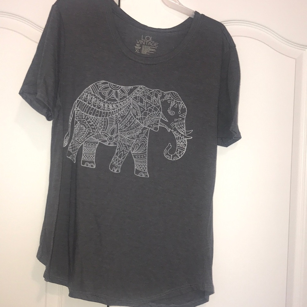Simple graphic tee, never worn